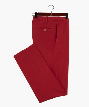 Pantalon ajusté en coton rouge